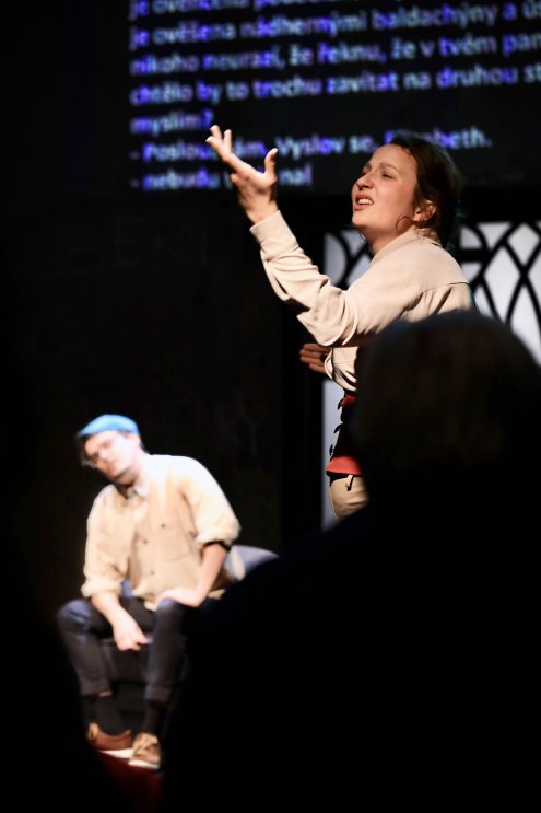 IMPROVIZOVANÝ SHAKESPEARE / České národní improvizační divadlo